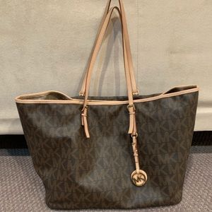 Michael Kors MK Signature Tote Bag